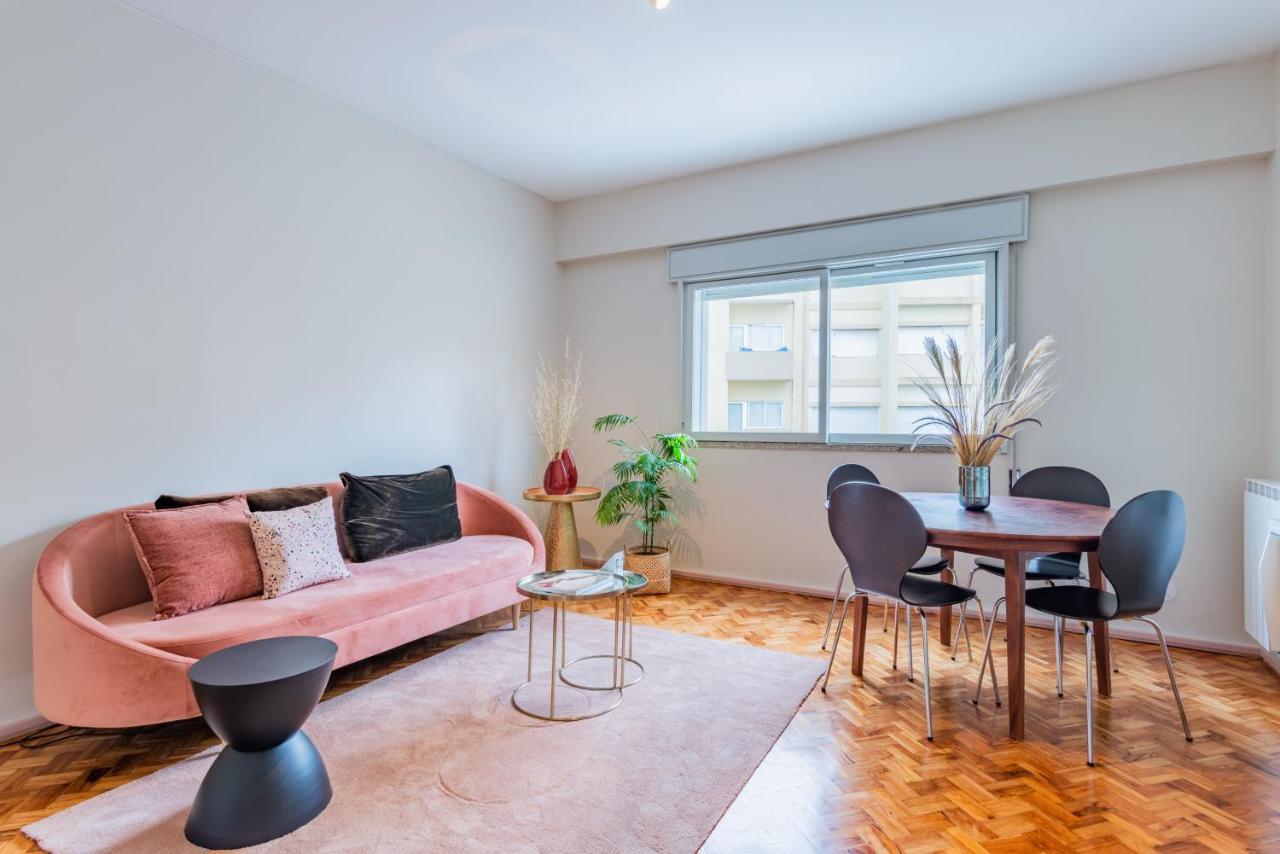 Amazing Duplex - Mid Century Experience & Parking Apartment Porto Ngoại thất bức ảnh